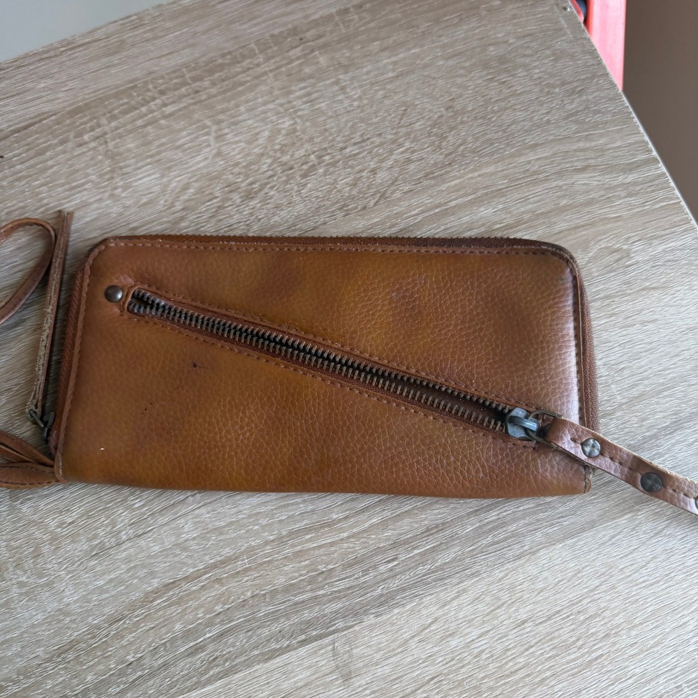 Free People Vegan Leather Zip Around Wristlet Wallet Tan Brown Boho Studded - Picture 3 of 10